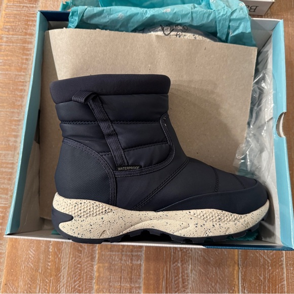 Darra Waterproof Cold Weather Boot - Picture 4 of 10
